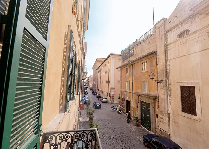 Via Giulia Charming With Balcony Apartment Rom